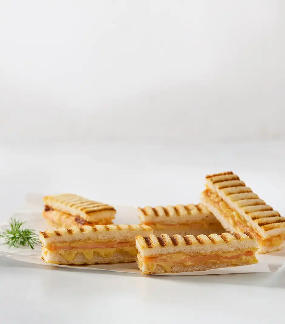 De nieuwe finger croques op een vel papier